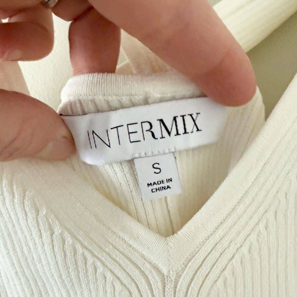 INTERMIX Cross Back Strap Ribbed Tank in White Size S - Picture 3 of 6
